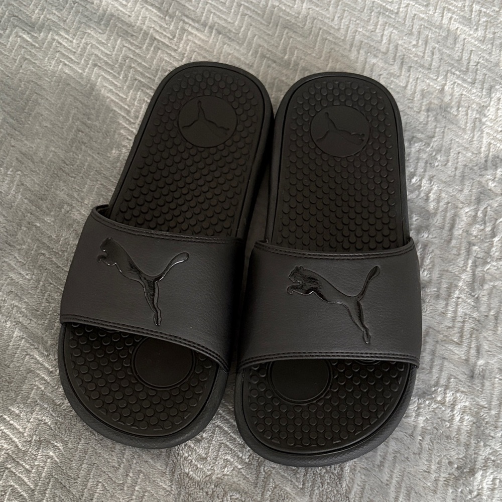 Women’s puma slide sandals black size 9
